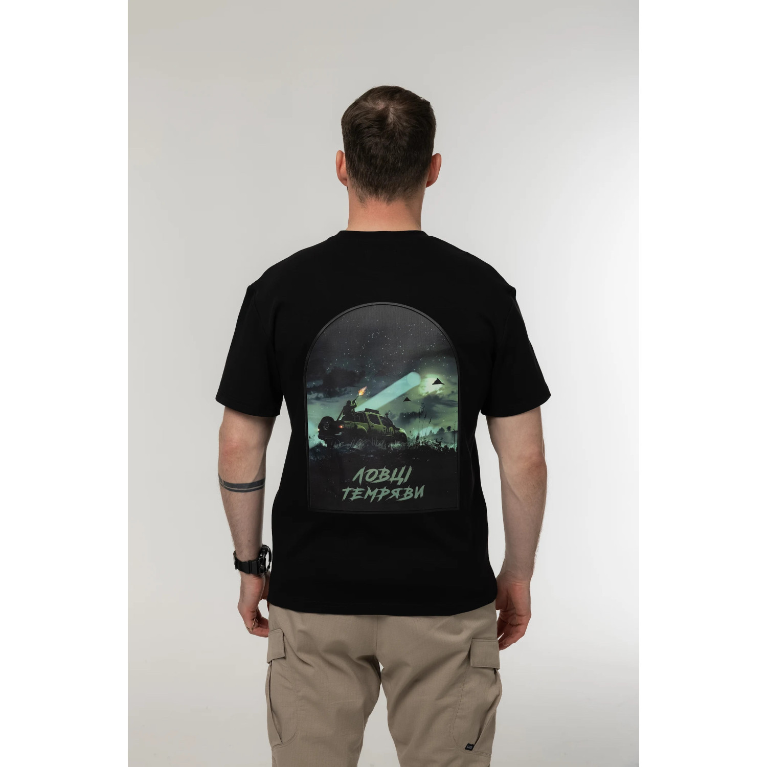 Футболка Corogva «Ловцы тьмы» Черный