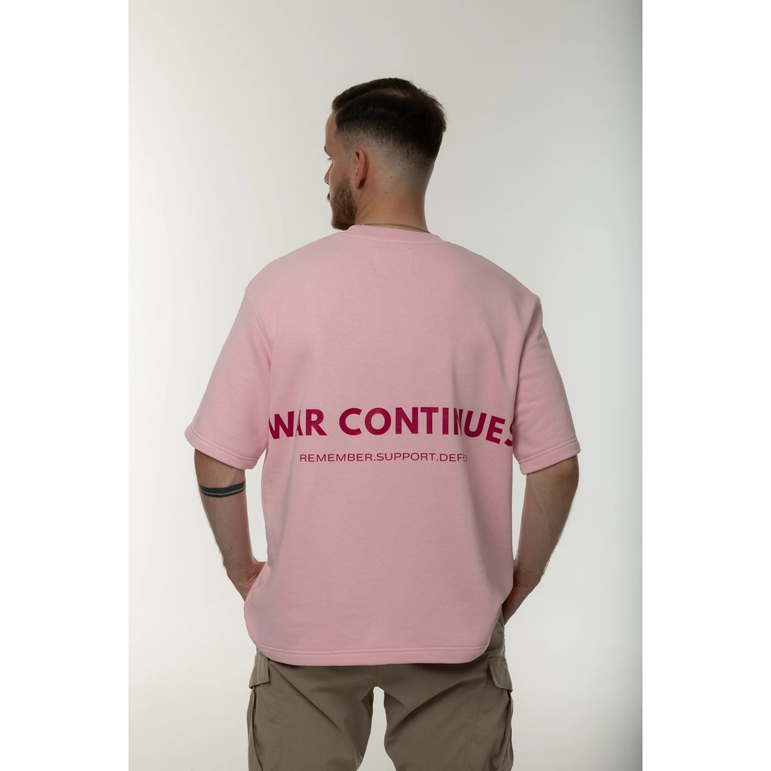 Футболка трёхниточная Corogva «Война продолжается» Светло-розовый Oversize