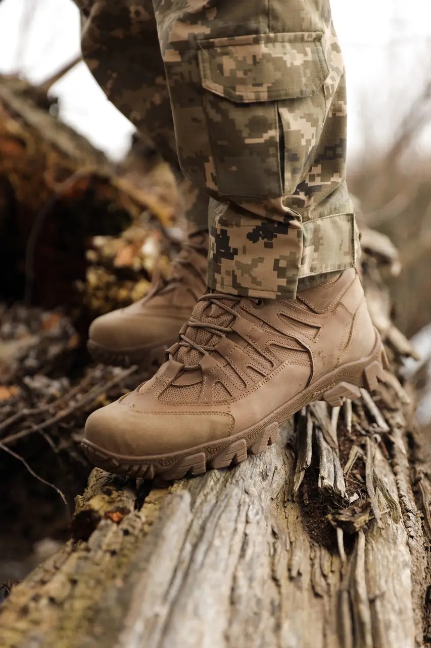 Демисезонные тактические берцы из прочной кожи и текстиля – вид сверху