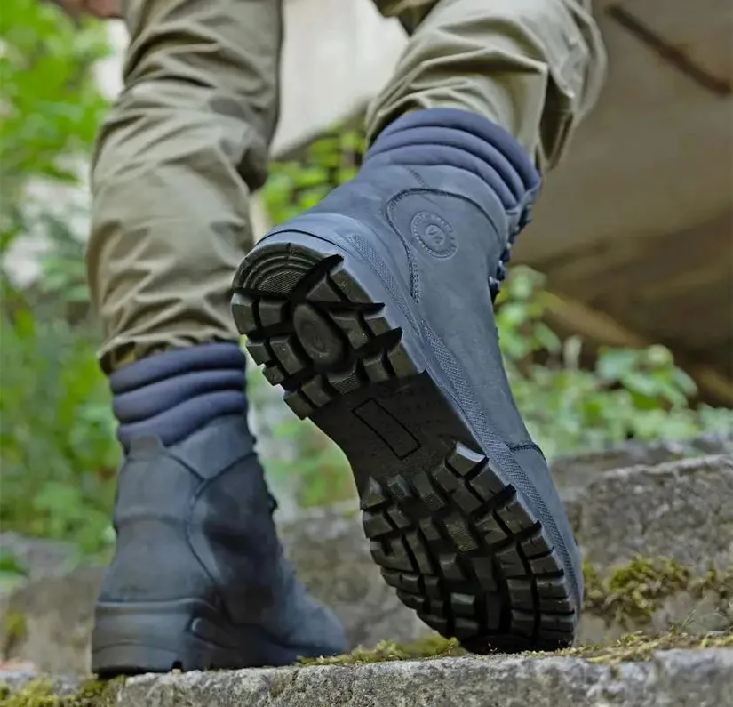 Тактичне взуття жіноче – вигляд ззаду